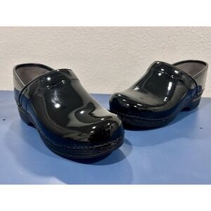 Dansko XP Pro Women's Size EU 38 / US 7.5-8M Black Patent Leather Slip On Clogs